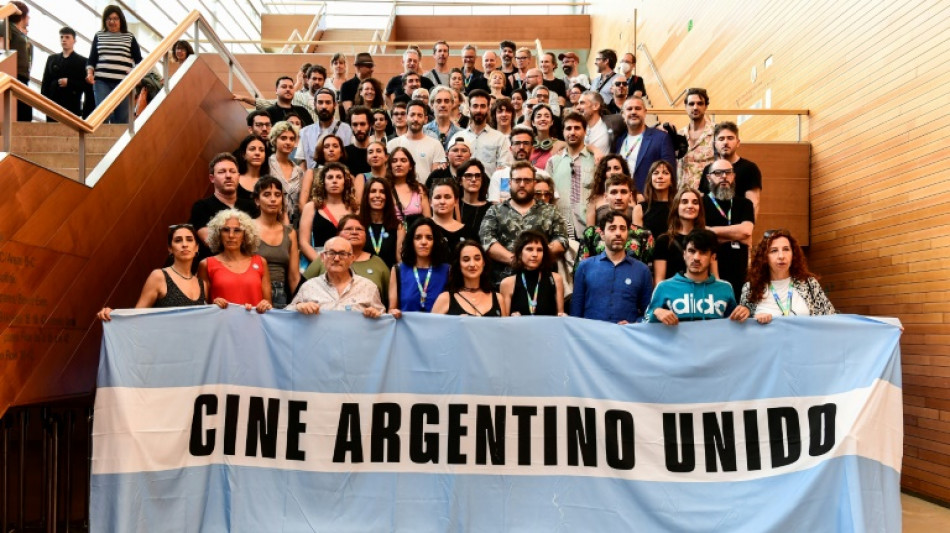 Cineastas argentinos protestam contra Milei no Festival de San Sebasti&aacute;n