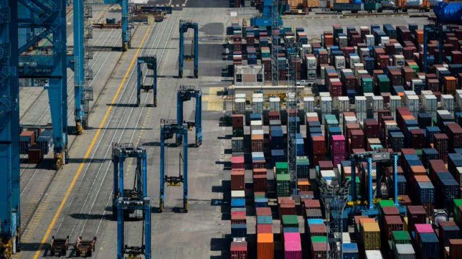 Le d&eacute;ficit commercial de la France s'est r&eacute;duit en 2024 mais reste &eacute;lev&eacute;