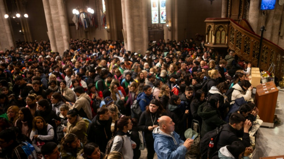 Miles de argentinos peregrinan a Luj&aacute;n antes de la visita del papa Le&oacute;n XIV