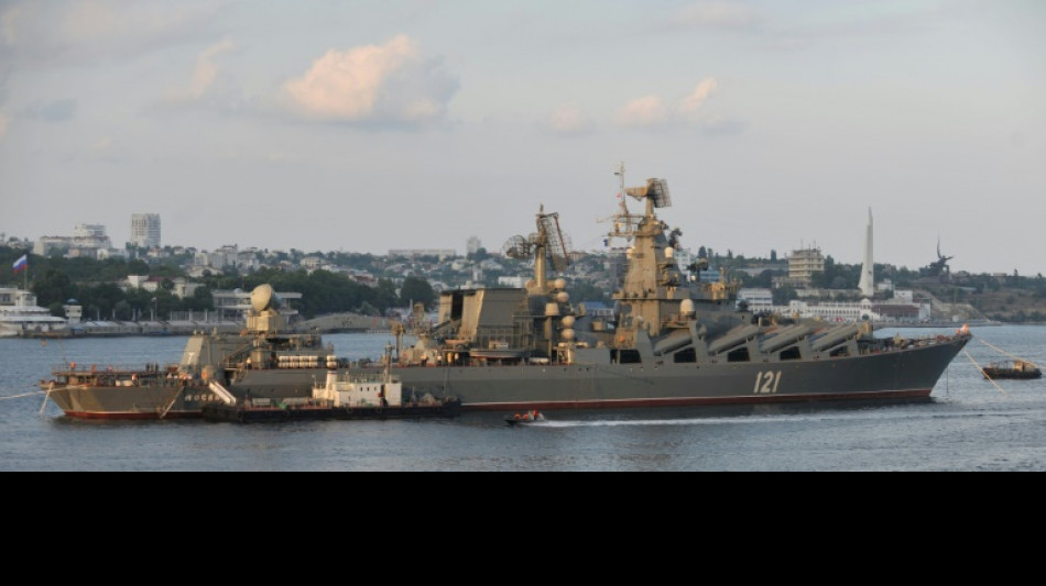 Revers majeur pour les Russes : explosions sur le croiseur Moskva, l'Ukraine dit l'avoir frapp&eacute;