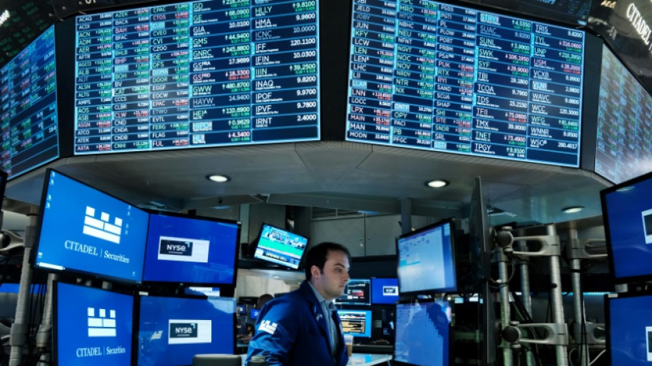 Wall Street conclut dans le vert, tir&eacute;e par les technologiques