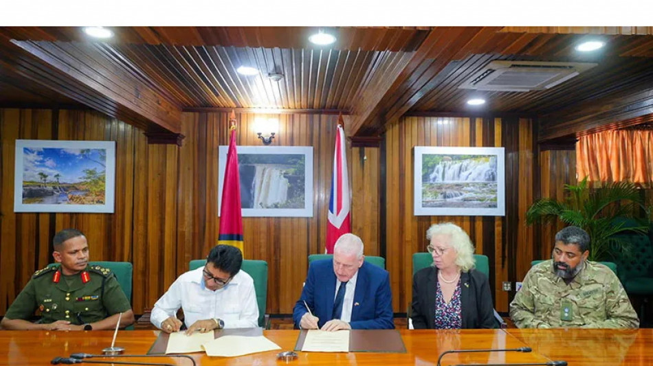 La Guyana e il Regno Unito rafforzano la cooperazione in difesa