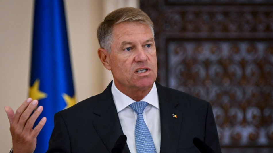 Dans une Roumanie en &eacute;bullition, le pr&eacute;sident se retire pour calmer le jeu