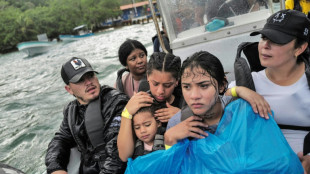 Migrantes viven "horrible" traves&iacute;a por mar en su regreso a Venezuela