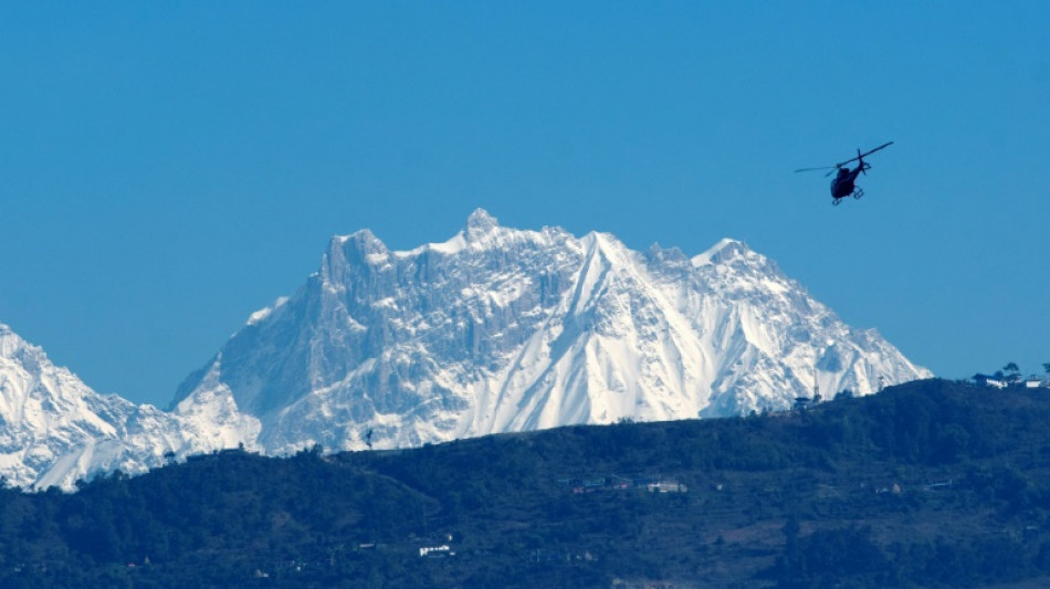 Muere una familia de 5 mexicanos y un nepal&iacute; en accidente de helic&oacute;ptero en Nepal