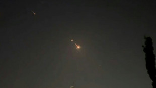 Moradores de Jerusal&eacute;m buscam prote&ccedil;&atilde;o em meio a ataque iraniano contra Israel