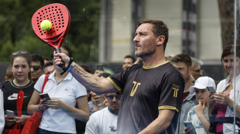 Totti 'io, Maldini e Del Piero fuori da club perch&eacute; ingombranti'