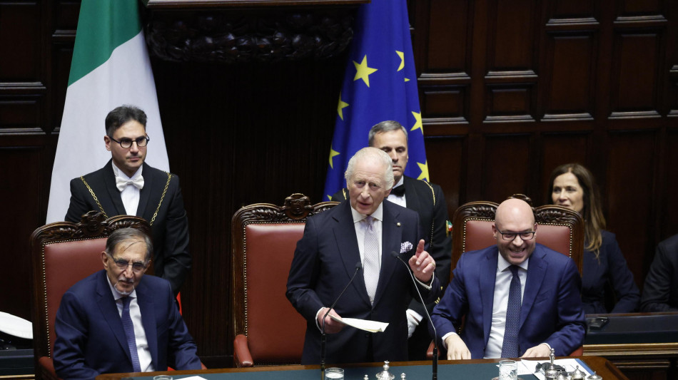 Re Carlo scherza, spero di non rovinare la lingua di Dante