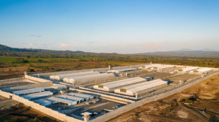 Bukele defiende megac&aacute;rcel como golpe decisivo a narcos y maras en El Salvador