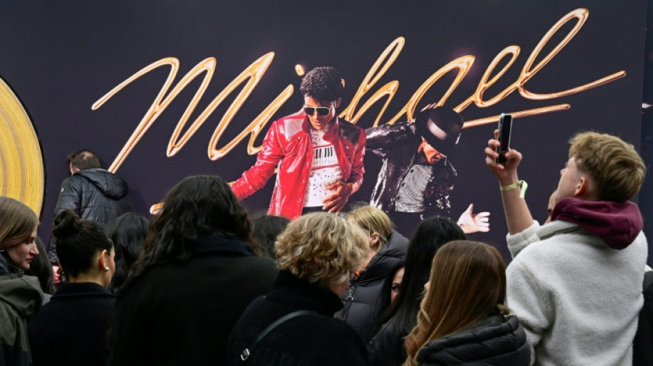 Biopic sur Michael Jackson: des milliers de fans f&eacute;briles avant la premi&egrave;re mondiale