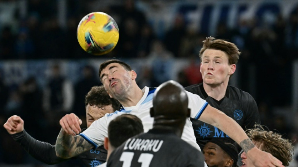 L&iacute;der Napoli empata com a Lazio; Milan se aproxima da zona da Champions