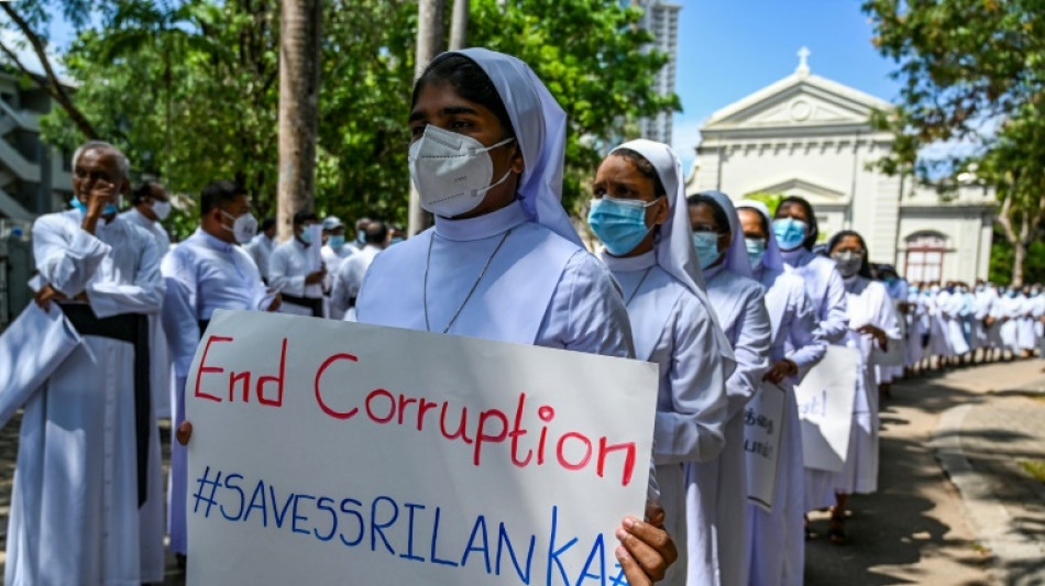 Sri Lanka: le pr&eacute;sident Rajapaksa perd sa majorit&eacute; parlementaire et son nouveau ministre des Finances 