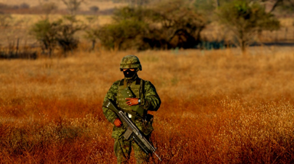 Ataque com explosivos mata tr&ecirc;s policiais e deixa 10 feridos no M&eacute;xico