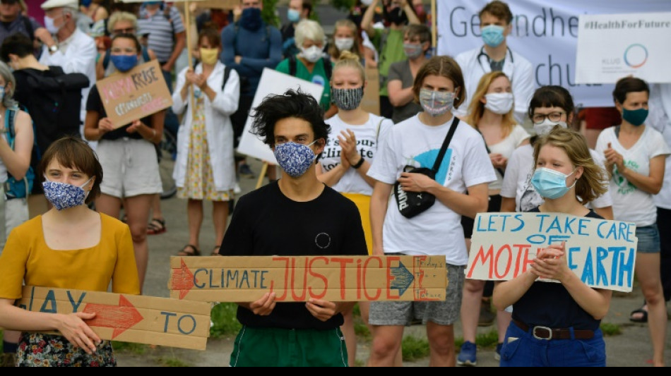 Junge Menschen f&uuml;hlen sich st&auml;rker durch Klimawandel bedroht als durch Krieg