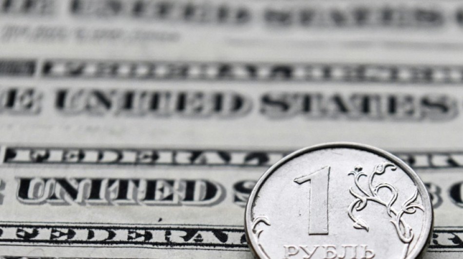 Russische W&auml;hrung sinkt auf niedrigsten Stand seit einem Jahr