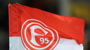 14 infizierte Profis: D&uuml;sseldorf muss in Paderborn antreten