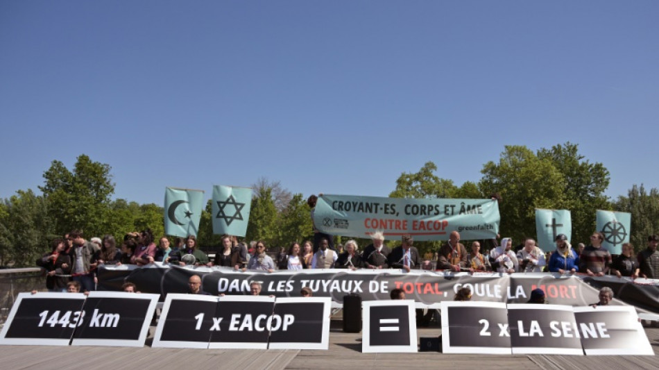 Refriegas callejeras antes de la asamblea del gigante petrolero TotalEnergies en Par&iacute;s