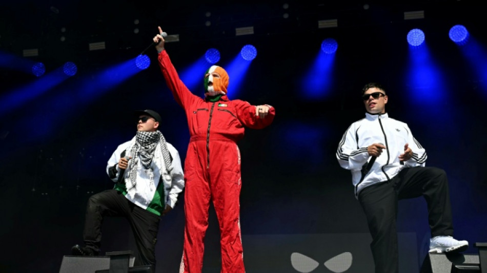 Kneecap to play Paris concert in defiance of objections