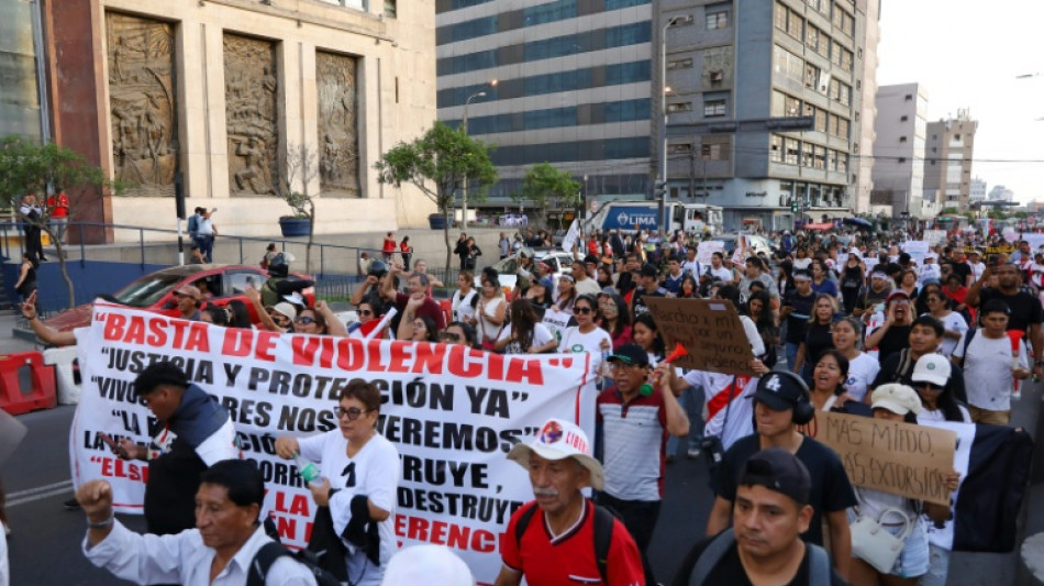 Peruanos exigem que governo fortale&ccedil;a combate ao crime organizado