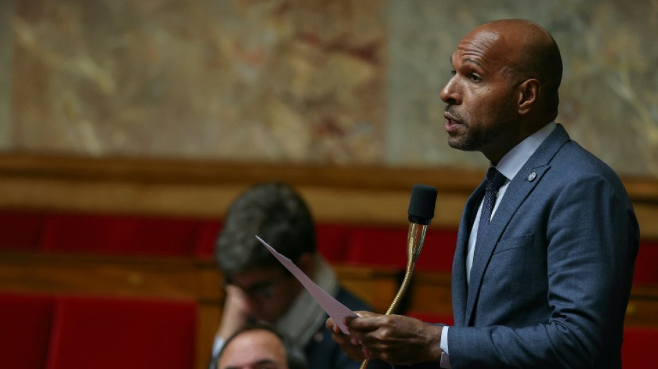 Deputados franceses aprovam projeto de lei contra 'discrimina&ccedil;&atilde;o capilar'