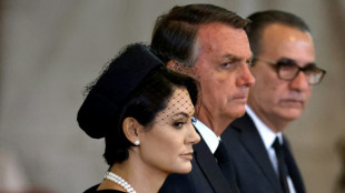 Bolsonaro improvisa un pol&eacute;mico mitin electoral en un Londres de luto por Isabel II