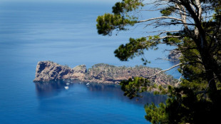 Rescatan a dos migrantes cerca de una isla espa&ntilde;ola tras dos semanas a la deriva