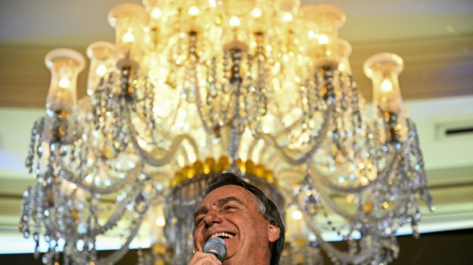 Du palais pr&eacute;sidentiel &agrave; KFC: la nouvelle vie de Bolsonaro aux Etats-Unis
