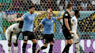 La FIFA suspende cuatro partidos a Gim&eacute;nez y Muslera, uno a Cavani y God&iacute;n