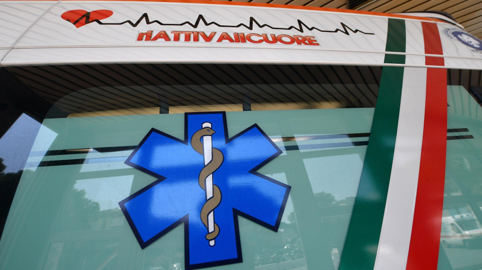 In moto contro il muro di una casa, muoiono a 18 e 19 anni