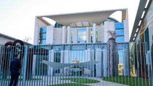 F&uuml;nf Festnahmen wegen Parolen auf der Fassade des Kanzleramts 