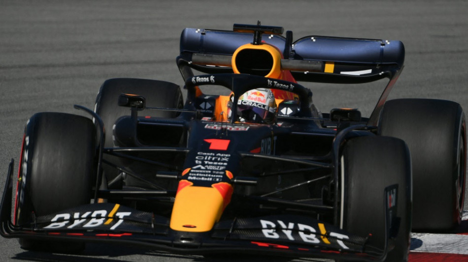 Weltmeister Verstappen l&auml;sst es bei Testfahrten zun&auml;chst ruhig angehen