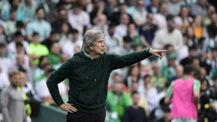 Betis vence Fiorentina (2-1) na ida da semifinal da Conference League