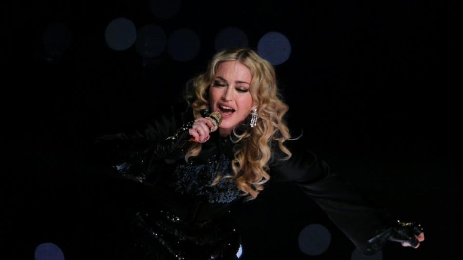 Ap&oacute;s passagem por UTI, Madonna est&aacute; no 'caminho da recupera&ccedil;&atilde;o'
