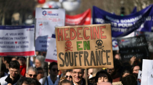 Des milliers de m&eacute;decins lib&eacute;raux manifestent pour un meilleur traitement