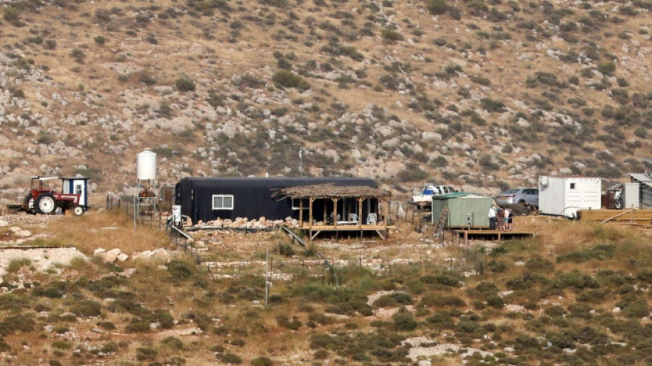 Colonos israelenses usam pastos para ocupar terras na Cisjord&acirc;nia