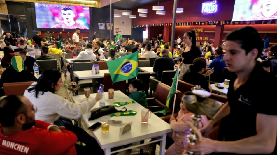 Au Liban en crise, des fans priv&eacute;s de Mondial