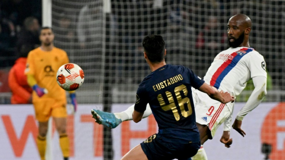 Lyon seul rescap&eacute; en C3, Marseille dernier debout en C4