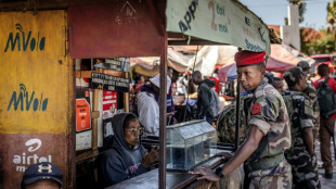 Madagascar: f&ecirc;te lucide et cour aupr&egrave;s du militaire en passe d'&ecirc;tre investi pr&eacute;sident