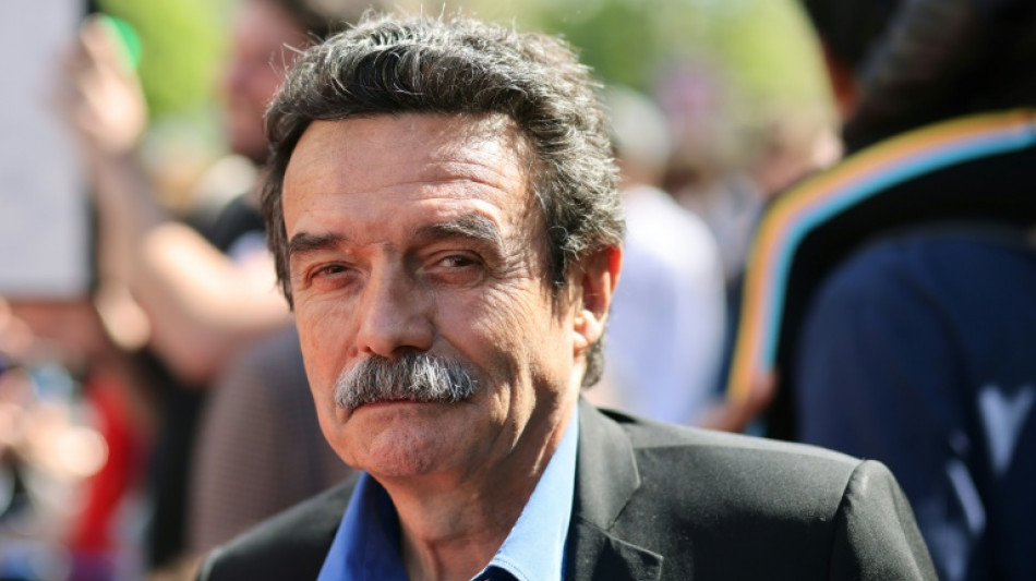 Mediapart: Edwy Plenel l&acirc;che les r&ecirc;nes mais pas la plume