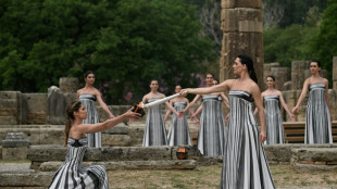 Comienza el relevo de la llama ol&iacute;mpica de Par&iacute;s-2024 despu&eacute;s de su encendido en Grecia