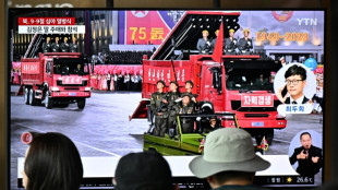 Coreia do Norte organiza desfile paramilitar no anivers&aacute;rio de sua funda&ccedil;&atilde;o