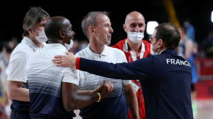 Basket: les Bleus toujours aussi appliqu&eacute;s en match de qualification pour le Mondial-2023