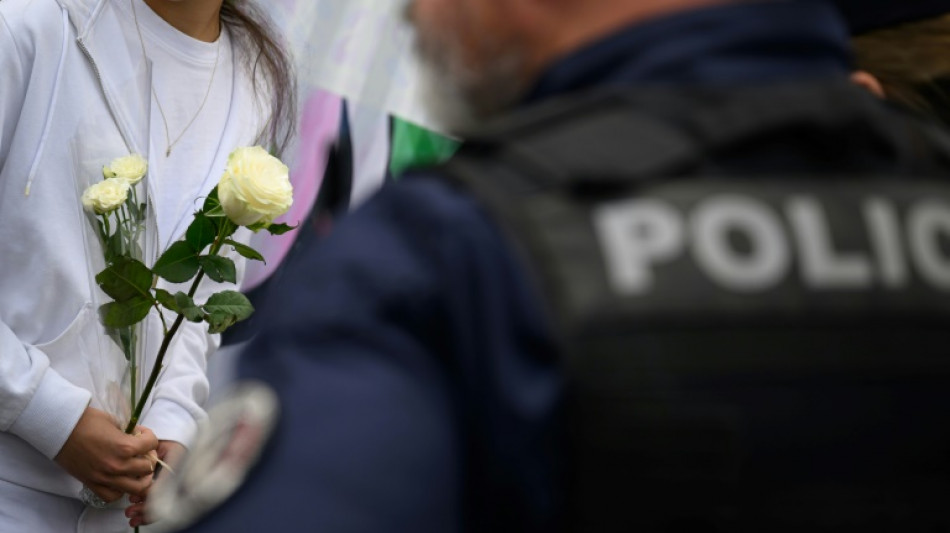 R&eacute;seaux sociaux et effet de groupe aux racines du fl&eacute;au des couteaux chez les jeunes