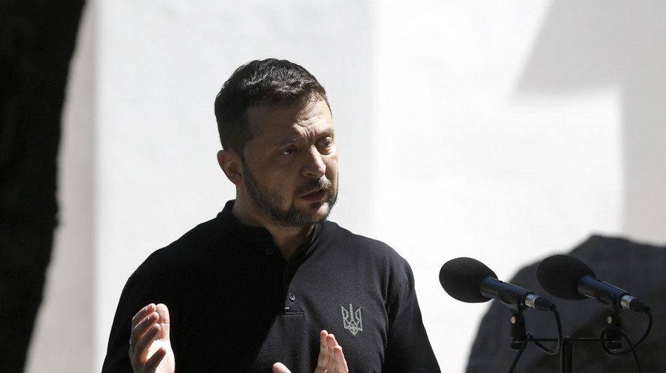 Zelensky, 'Mosca rilascia 10 civili, fra cui due sacerdoti'