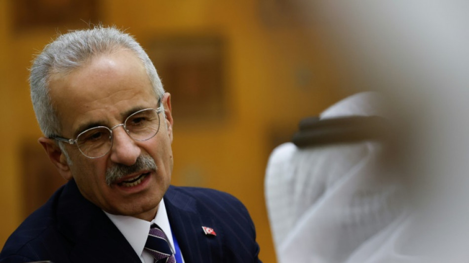 T&uuml;rkischer Verkehrsminister ver&ouml;ffentlicht Raser-Video und muss Bu&szlig;geld zahlen