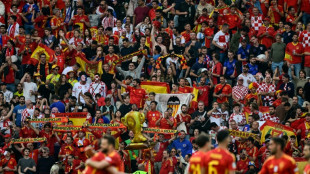 Espa&ntilde;a se desmelena ante Croacia y presenta su candidatura a la Eurocopa