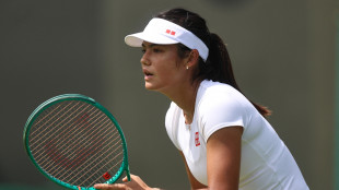 Emma Raducanu salta gli Us Open per una frattura da stress alla gamba