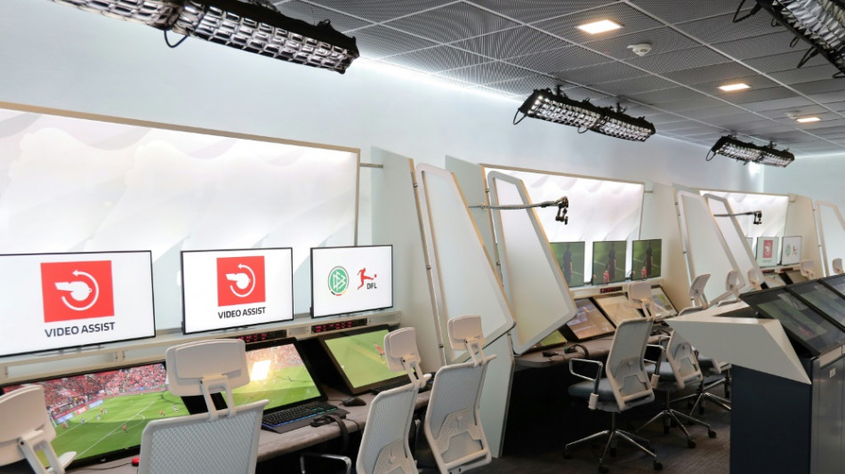 DFB denkt &uuml;ber VAR-Bilder auf Stadionleinw&auml;nden nach
