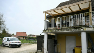 Imputado un hombre en Francia por mantener secuestrado a su hijo en una camioneta