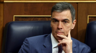 S&aacute;nchez permanecer&aacute; no cargo de primeiro-ministro da Espanha ap&oacute;s amea&ccedil;ar ren&uacute;ncia